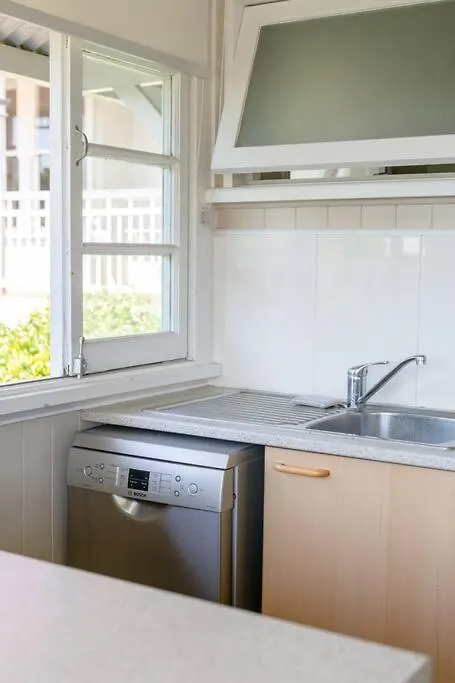 Quaint & Cosy 1 Bedroom Apartment In Queenslander. Brisbane 0*,  Australien