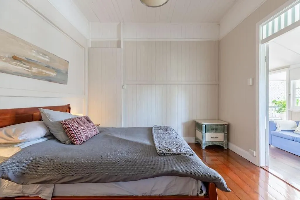 Quaint & Cosy 1 Bedroom Apartment In Queenslander. Brisbane 0*,